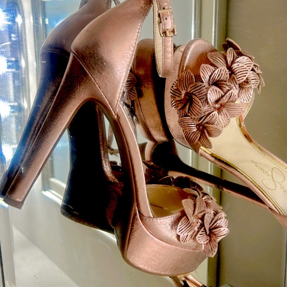Jessica Simpson Rose Gold Heels - Picture 4 of 6